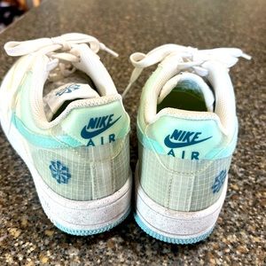 EUC Nike Air Force youth 5.5 or women’s 6.5 or 7